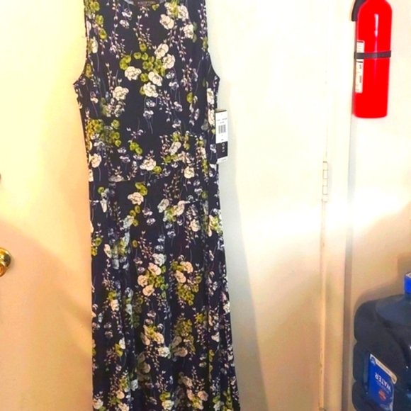 Perceptions Dresses & Skirts - Perceptions New York brand. NWT Black floral print dress. Comes with belt🌷🌻